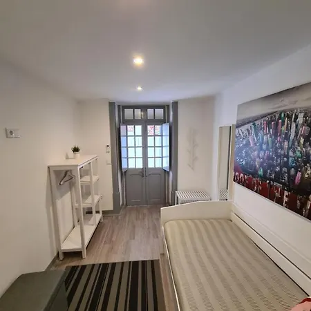 Nineplace By Louzanplace's Holiday home *